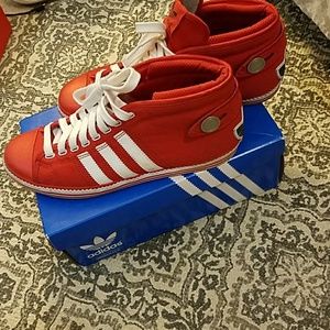 Vanity addition Adidas